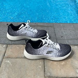 Sketchers sneakers